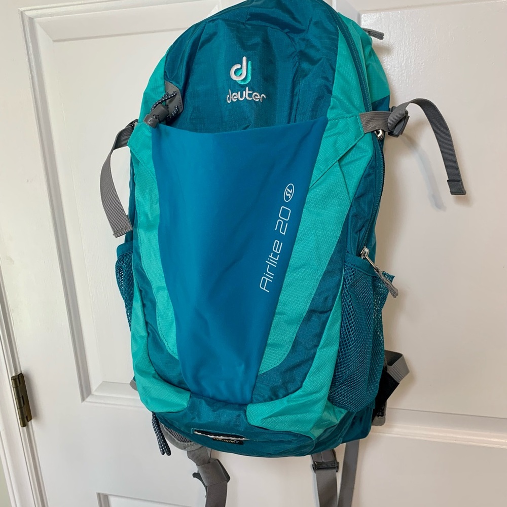 Women’s DEUTER Airlite 20 SL Ultralight Day Hiking Backpack Petrol/Mint Like New
